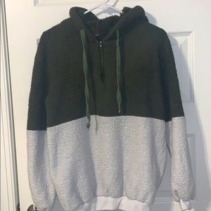 Fluffy duo color sweatshirt